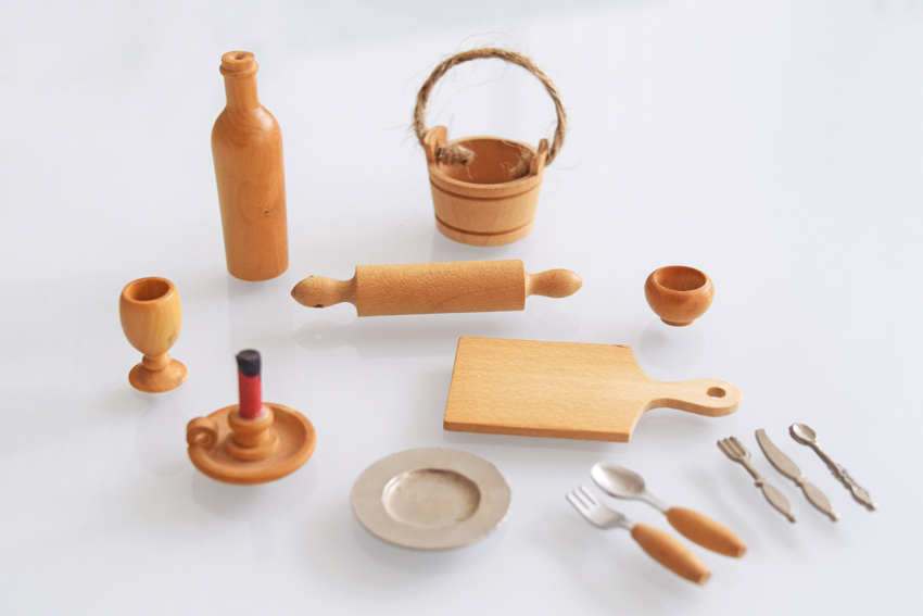 Minuscules ustensiles de cuisine